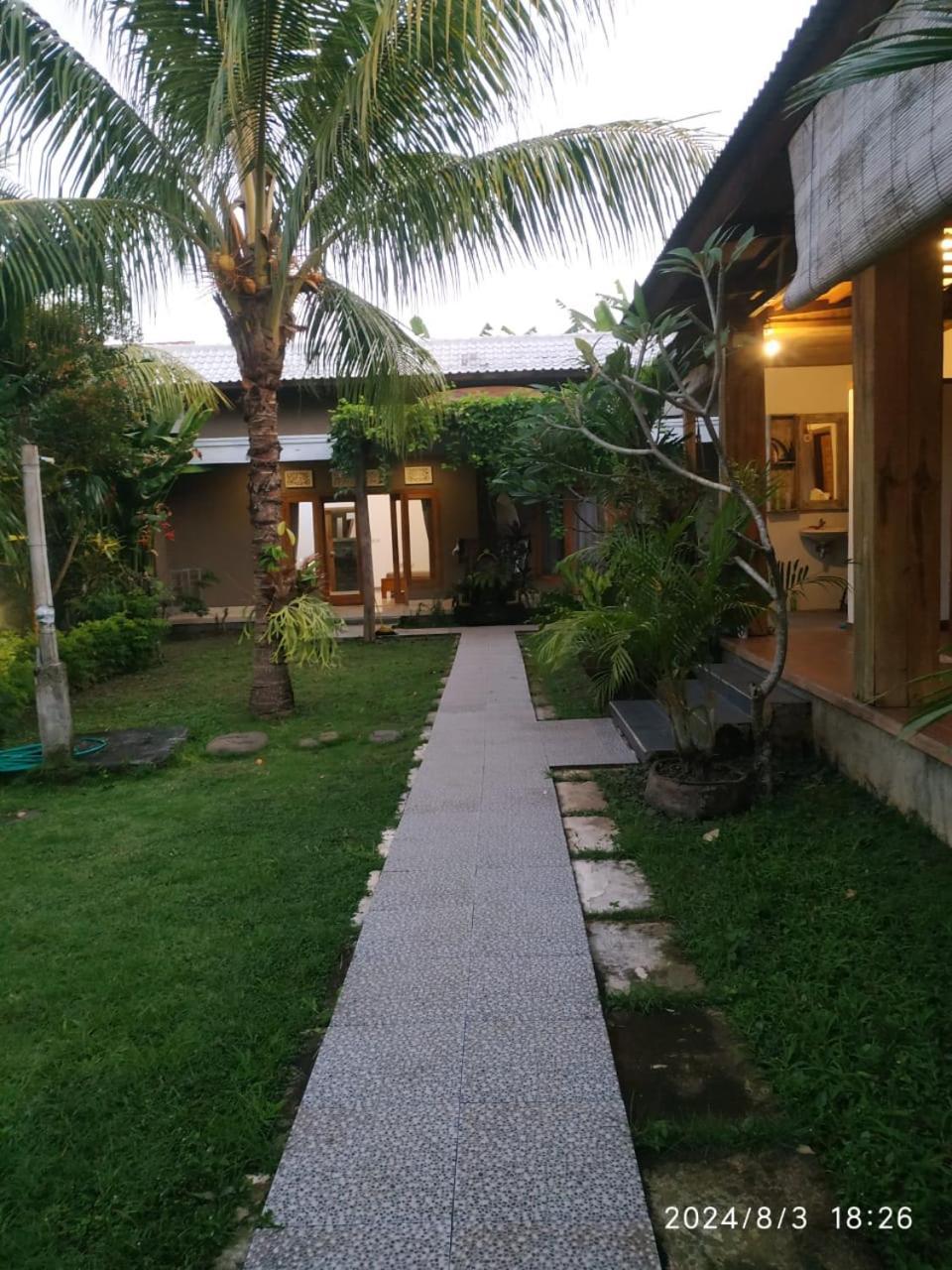 Harris Surf Villa Пулукан Экстерьер фото